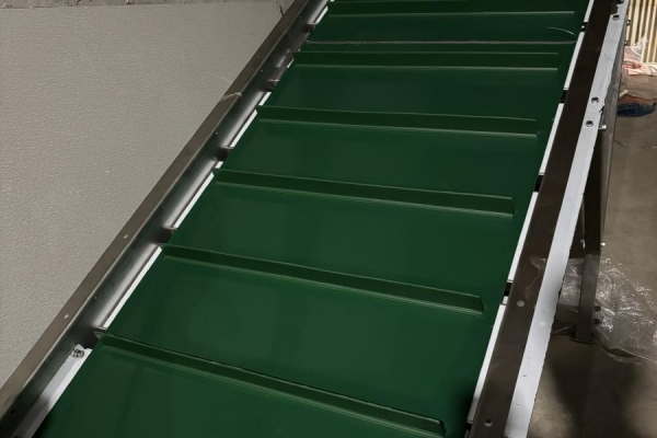 Băng tải nghiêng